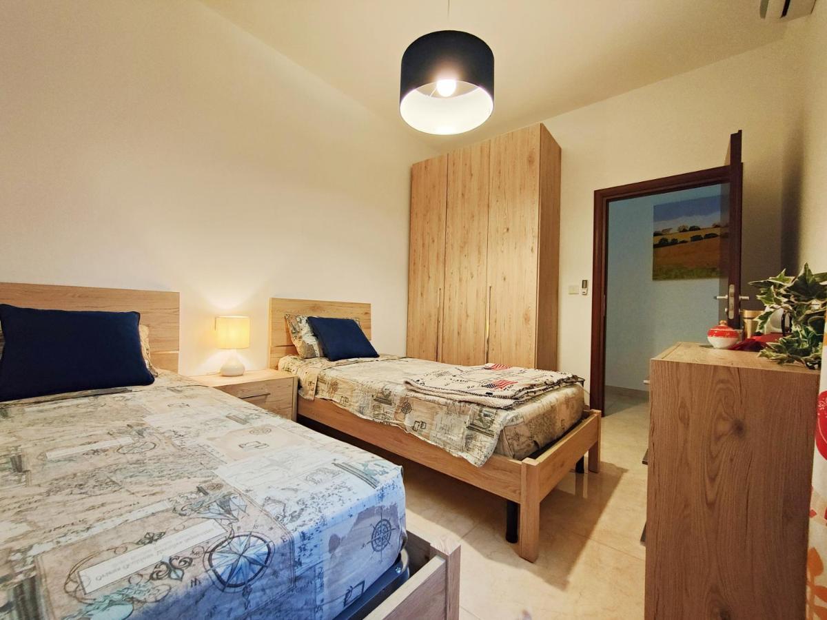 Your Room, Your Apartment, Your Shared Pool Marsalforn Esterno foto