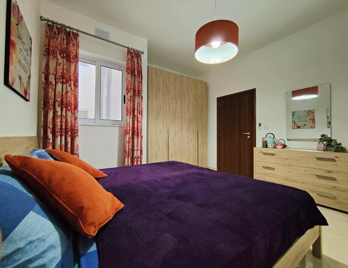 Your Room, Your Apartment, Your Shared Pool Marsalforn Esterno foto